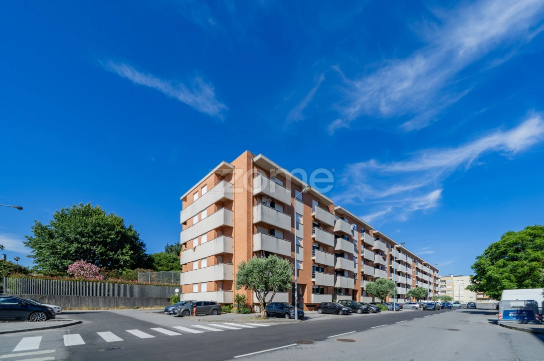 Apartamento T3 para Venda em Ferreiros e Gondizalves Foto 1
