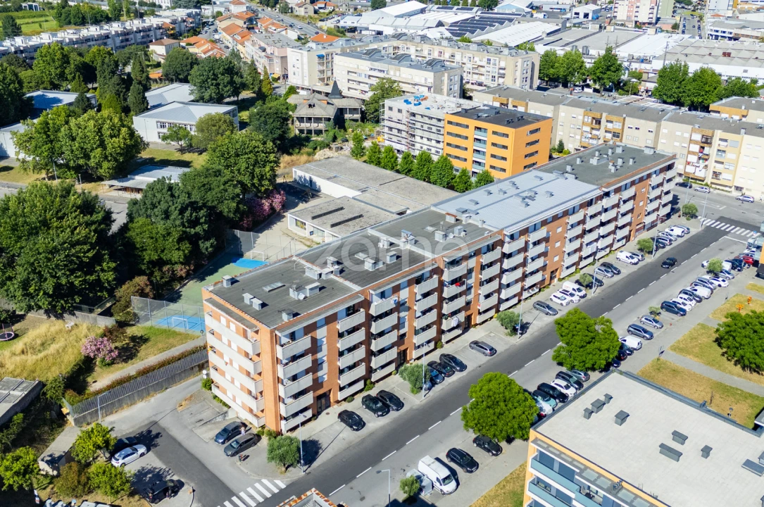 Apartamento T3 para Venda em Ferreiros e Gondizalves Foto 21