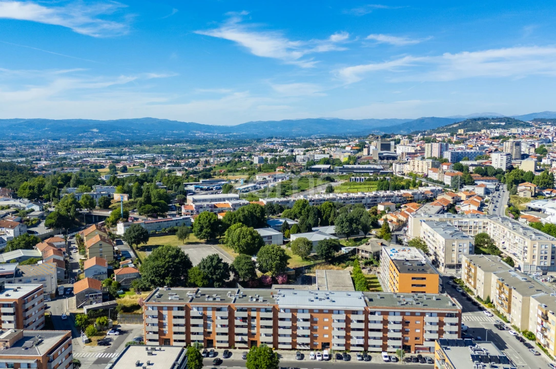 Apartamento T3 para Venda em Ferreiros e Gondizalves Foto 53