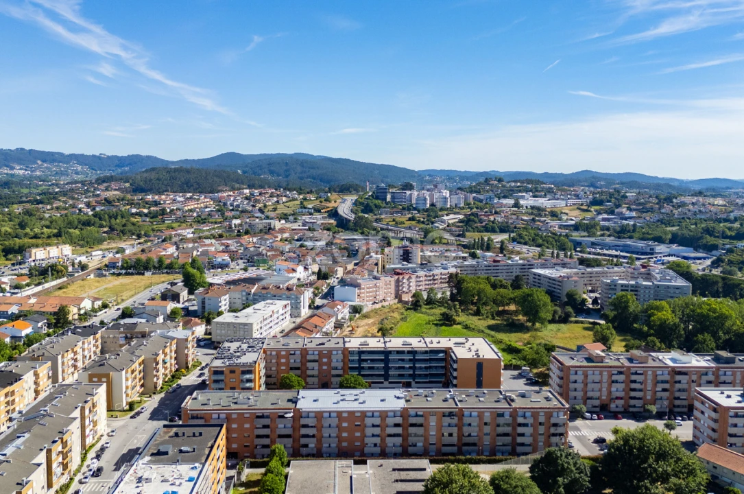 Apartamento T3 para Venda em Ferreiros e Gondizalves Foto 50
