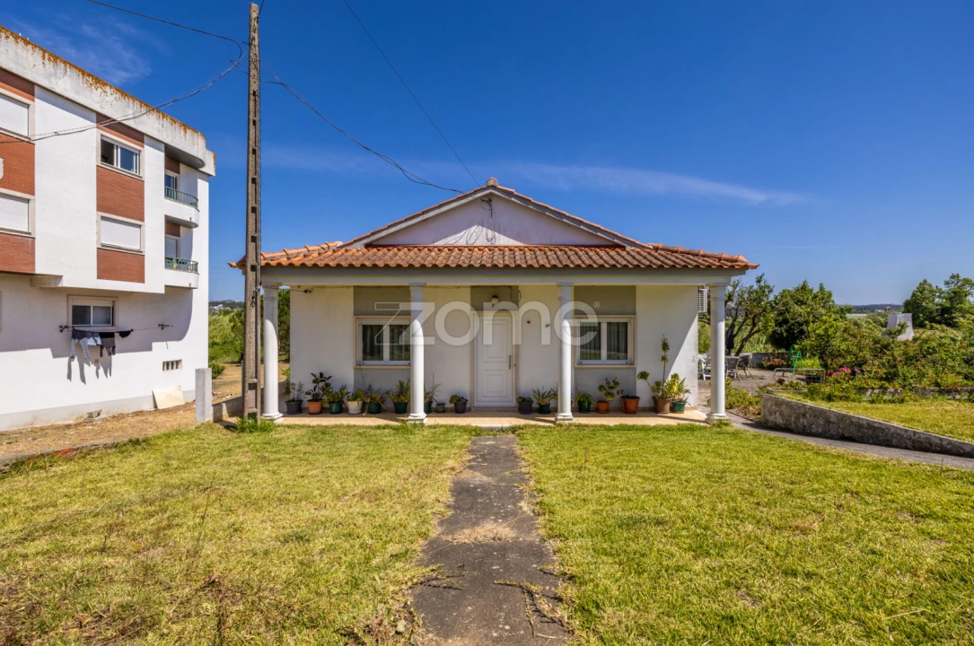 Moradia T4 para Venda em Marrazes e Barosa Foto 1