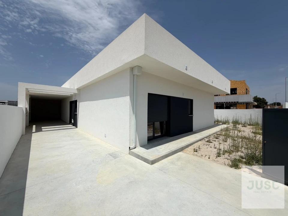 Moradia T4 para Venda em Quinta do Anjo Foto 1