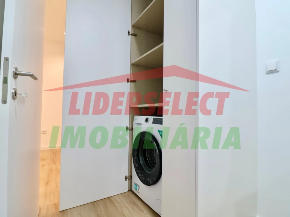 Moradia T3 para Venda em Santa Maria, São Pedro e Matacães Foto 24