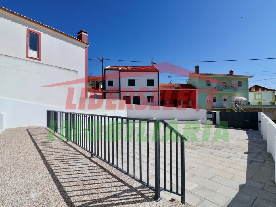 Moradia T3 para Venda em Santa Maria, São Pedro e Matacães Foto 33