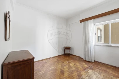 Apartamento T2 para Venda em Agualva e Mira-Sintra