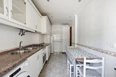 Apartamento T2 para Venda em Agualva e Mira-Sintra