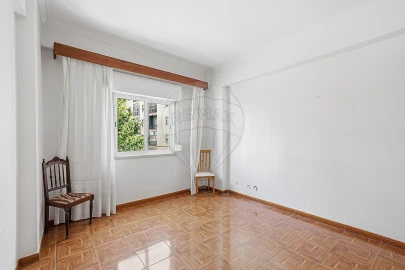 Apartamento T2 para Venda em Agualva e Mira-Sintra
