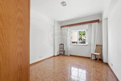 Apartamento T2 para Venda em Agualva e Mira-Sintra