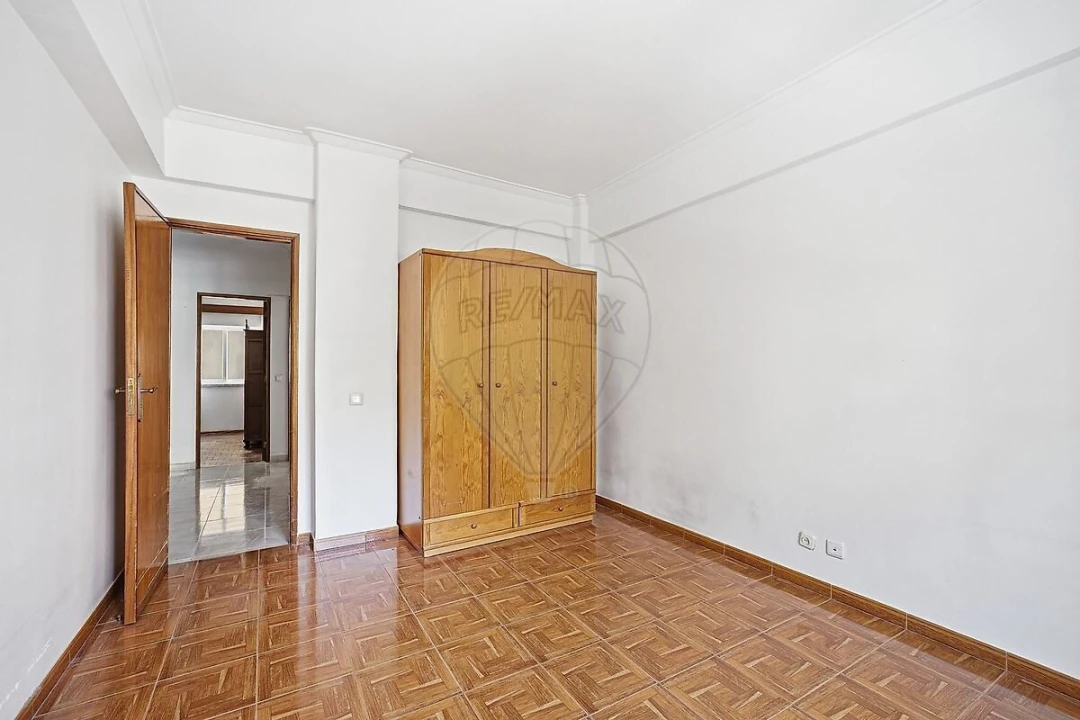 Apartamento T2 para Venda em Agualva e Mira-Sintra Foto 1