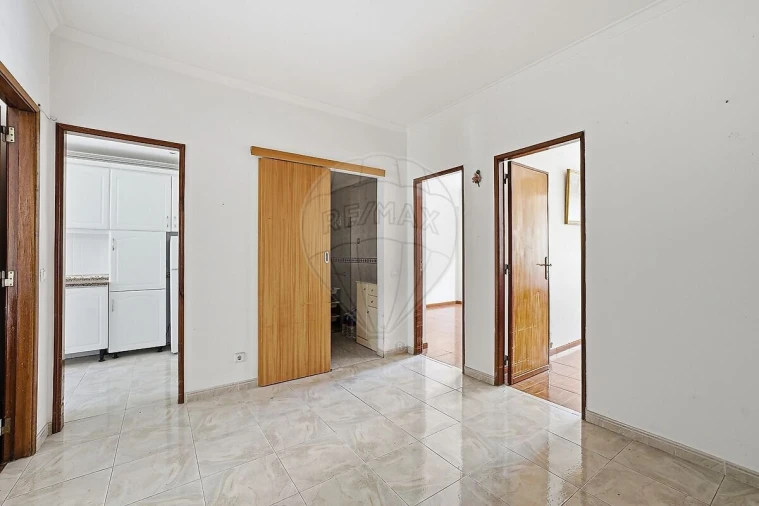 Apartamento T2 para Venda em Agualva e Mira-Sintra Foto 20