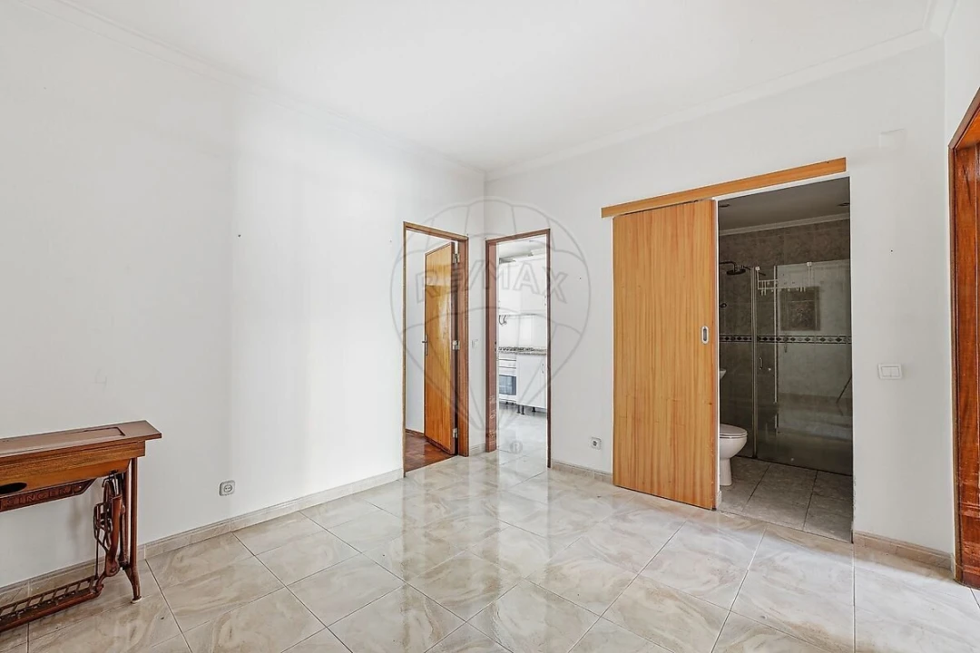 Apartamento T2 para Venda em Agualva e Mira-Sintra Foto 19