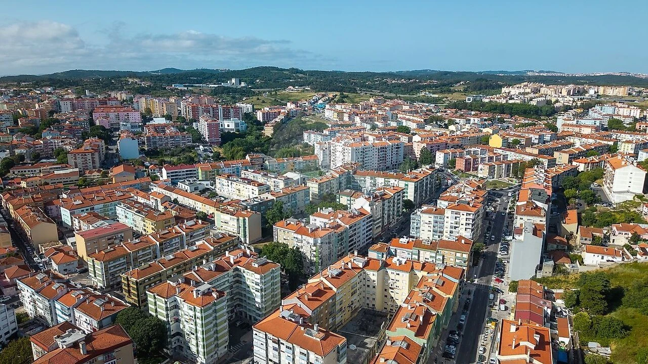 Apartamento T2 para Venda em Agualva e Mira-Sintra Foto 32