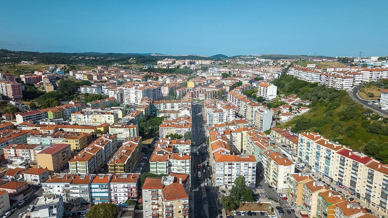Apartamento T2 para Venda em Agualva e Mira-Sintra Foto 34