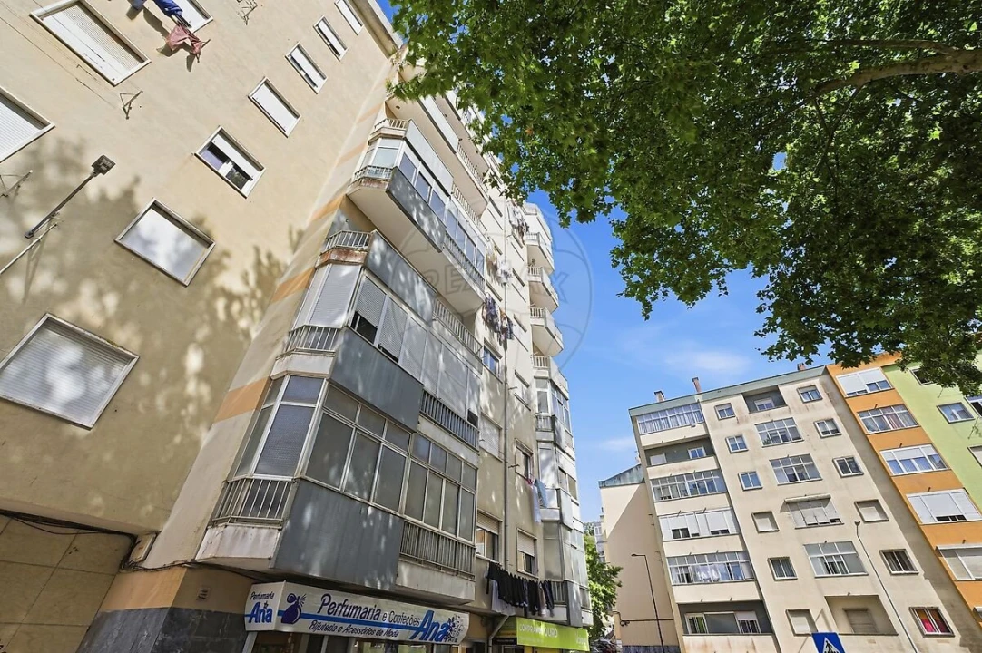Apartamento T2 para Venda em Agualva e Mira-Sintra Foto 26