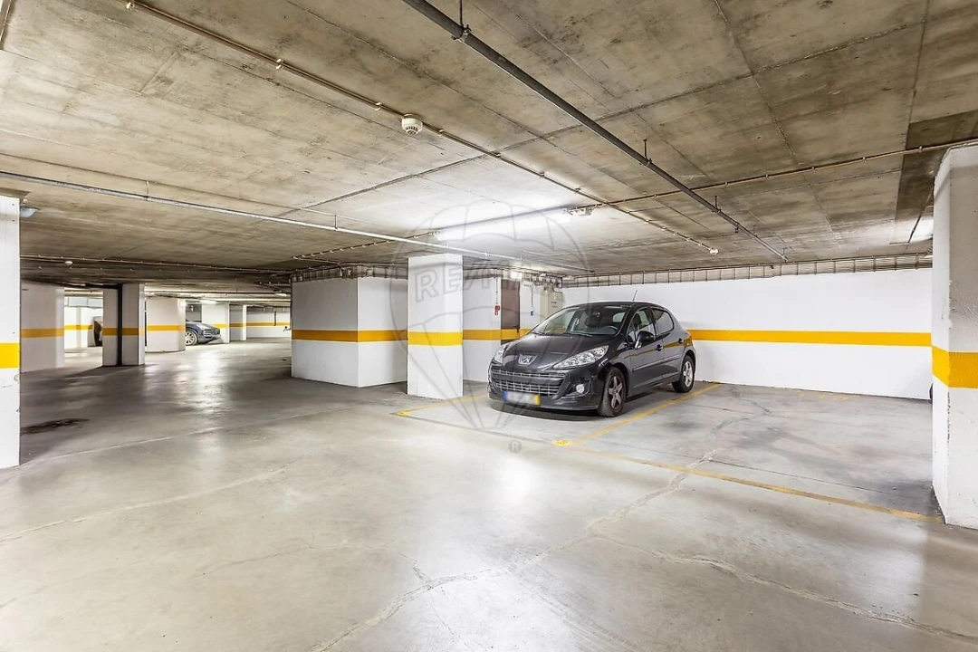 Apartamento T2 para Venda em Lumiar Foto 15