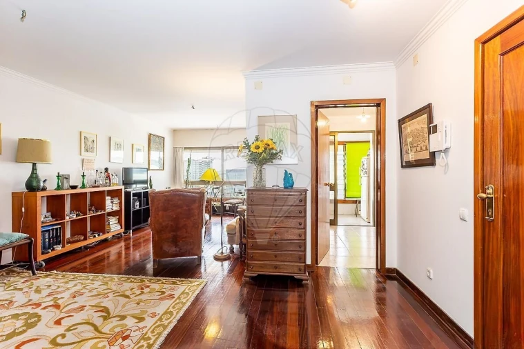 Apartamento T2 para Venda em Lumiar Foto 4