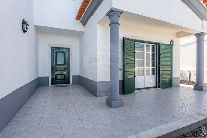 Moradia T3 para Venda em São Pedro da Cadeira