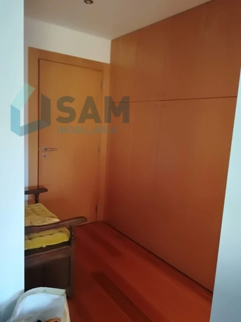Apartamento T4 para Venda em Lordelo do Ouro e Massarelos