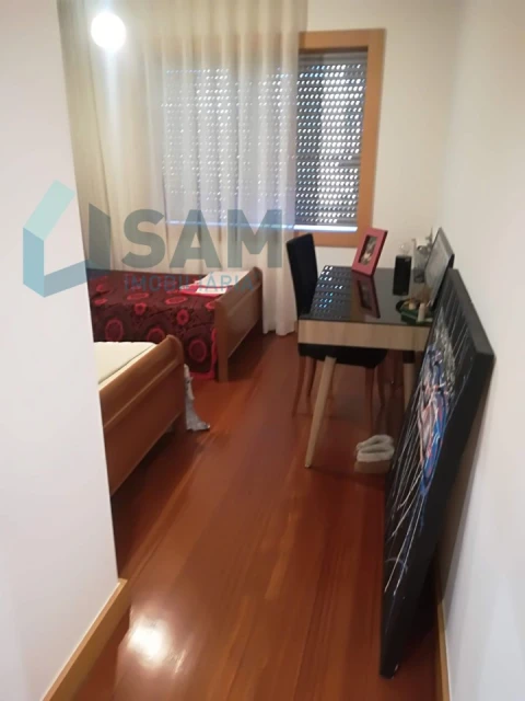 Apartamento T4 para Venda em Lordelo do Ouro e Massarelos