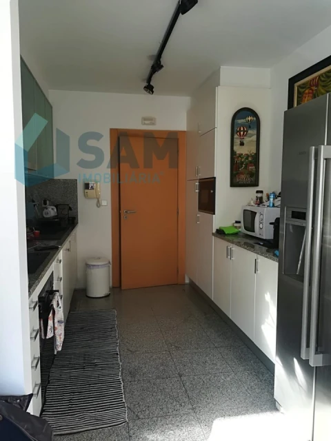 Apartamento T4 para Venda em Lordelo do Ouro e Massarelos