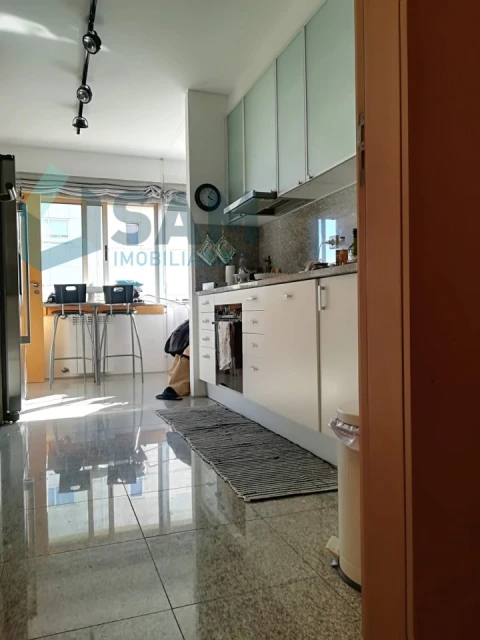 Apartamento T4 para Venda em Lordelo do Ouro e Massarelos