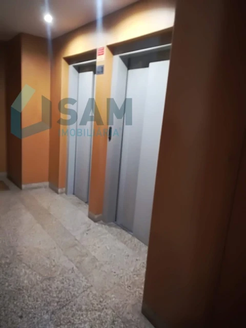 Apartamento T4 para Venda em Lordelo do Ouro e Massarelos