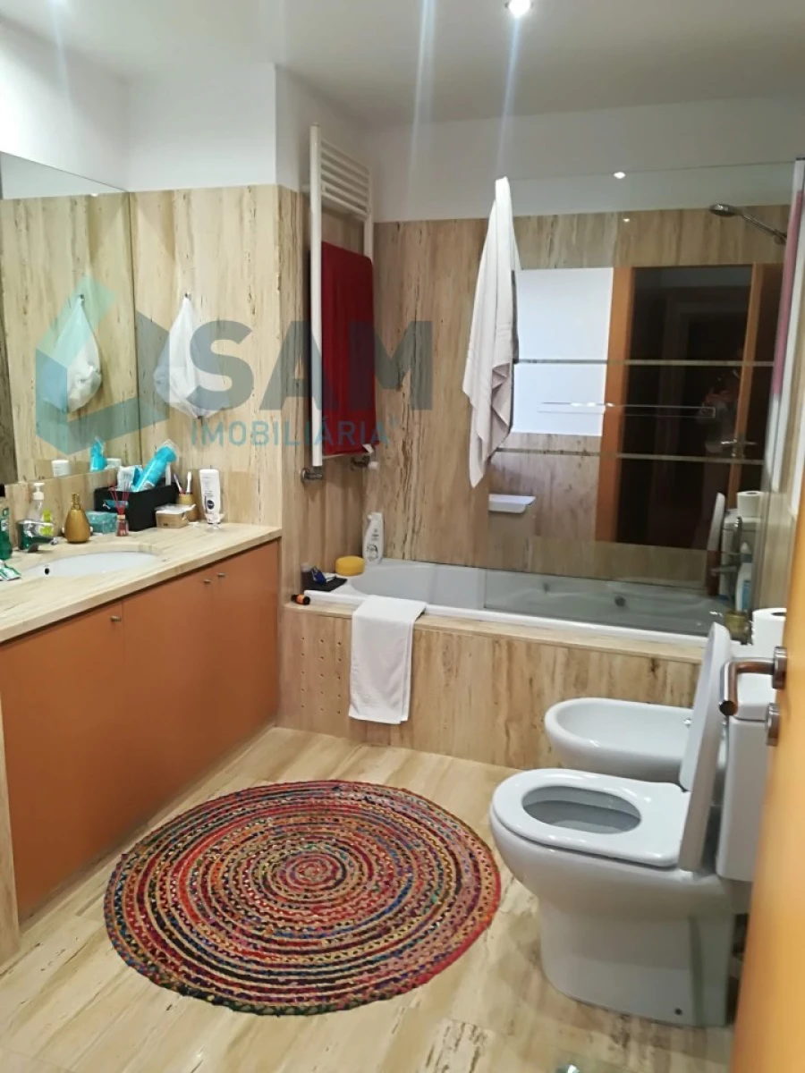 Apartamento T4 para Venda em Lordelo do Ouro e Massarelos Foto 5