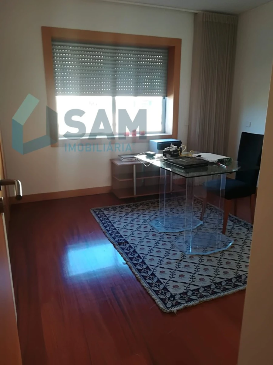 Apartamento T4 para Venda em Lordelo do Ouro e Massarelos Foto 9