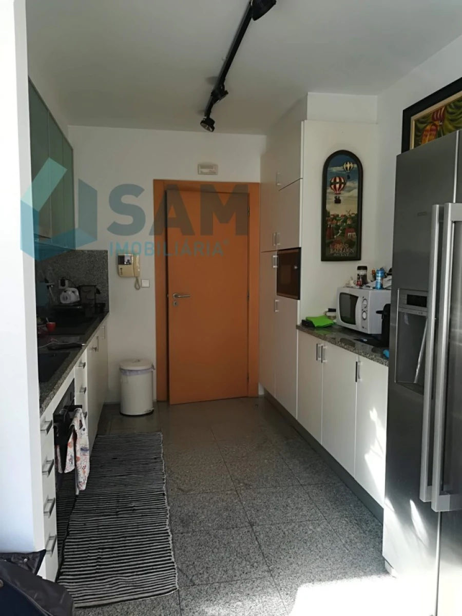 Apartamento T4 para Venda em Lordelo do Ouro e Massarelos Foto 27