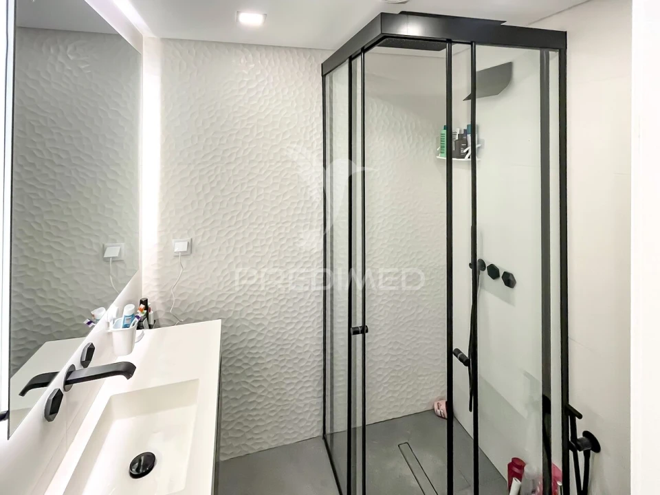 Apartamento T4 para Venda em Samora Correia Foto 6