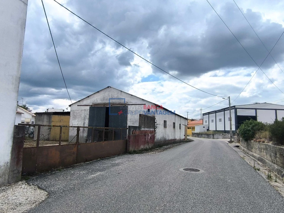 Armazém para Venda em Alcanena e Vila Moreira Foto 1