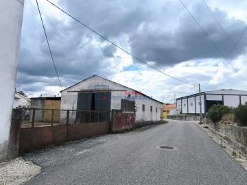 Armazém para Venda em Alcanena e Vila Moreira