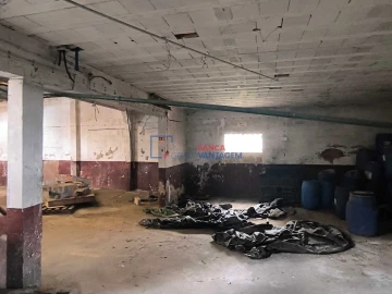 Armazém para Venda em Alcanena e Vila Moreira