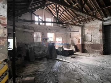 Armazém para Venda em Alcanena e Vila Moreira