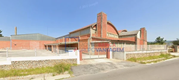 Armazém para Venda em Côja e Barril de Alva