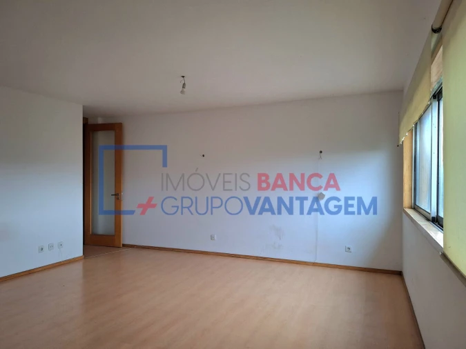 Apartamento T3 para Venda em Moreira Foto 3