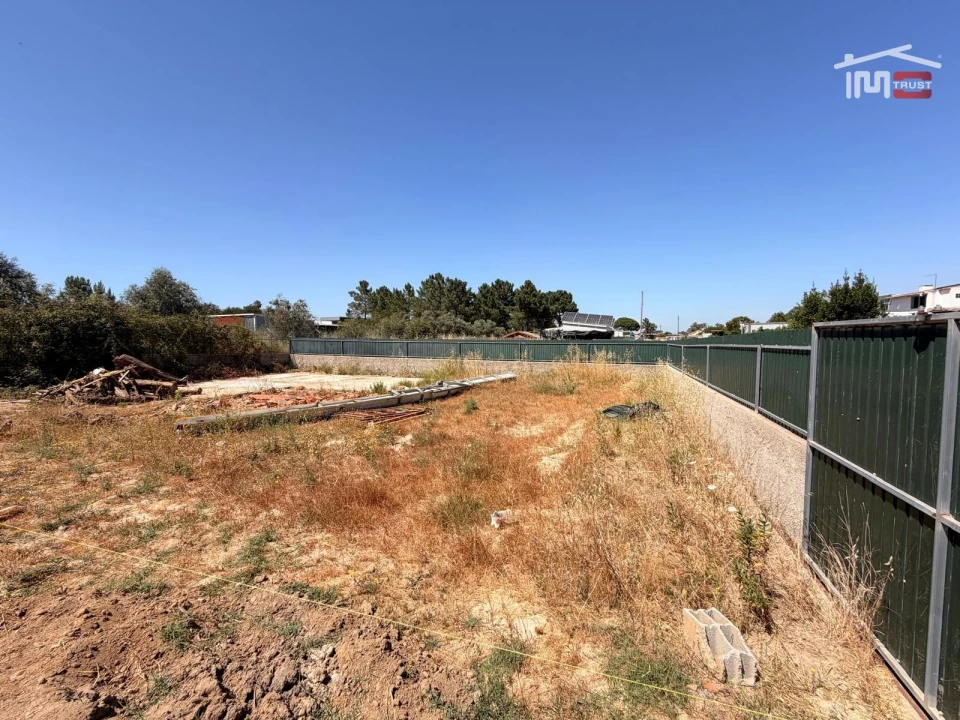 Terreno P/ Prédio para Venda em Fernao Ferro Foto 1
