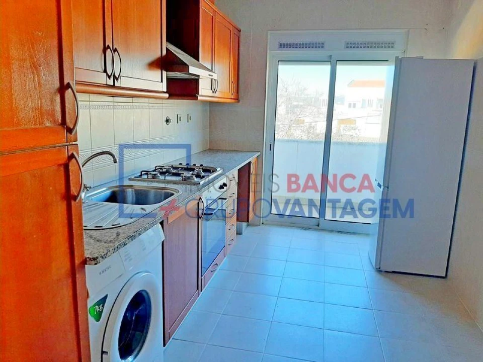Apartamento T1 para Venda em Carregado e Cadafais Foto 3