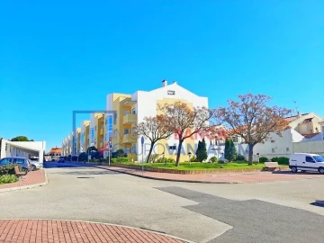Apartamento T1 para Venda em Carregado e Cadafais