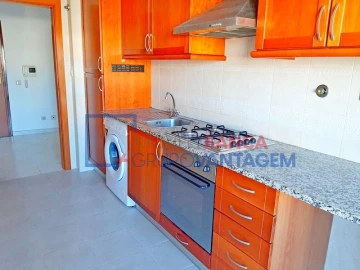 Apartamento T1 para Venda em Carregado e Cadafais