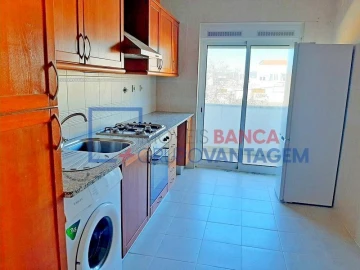Apartamento T1 para Venda em Carregado e Cadafais