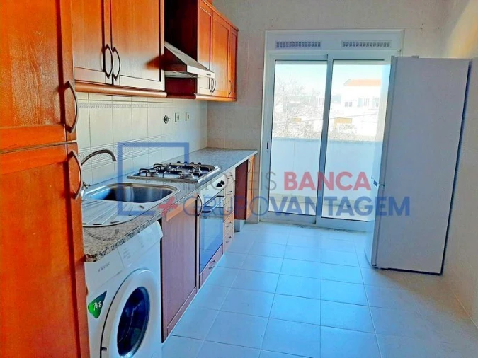 Apartamento T1 para Venda em Carregado e Cadafais Foto 3