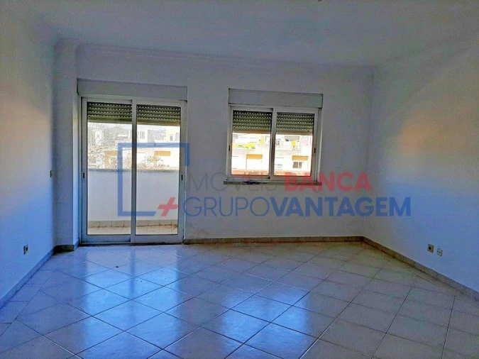 Apartamento T1 para Venda em Carregado e Cadafais Foto 4
