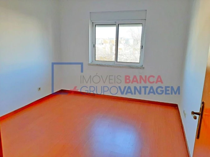 Apartamento T1 para Venda em Carregado e Cadafais Foto 7