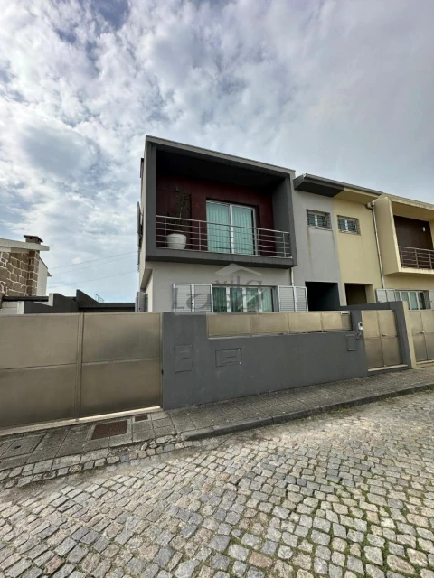 Moradia T3 para Venda em Mindelo