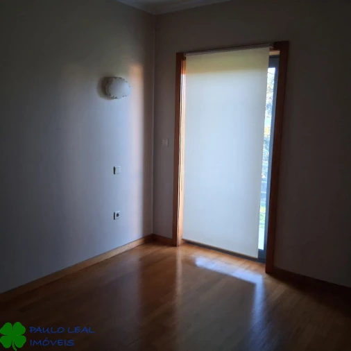 Moradia T4 para Venda em Milheiros Foto 15