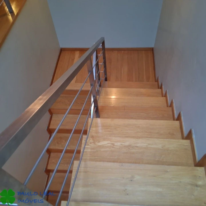 Moradia T4 para Venda em Milheiros Foto 10