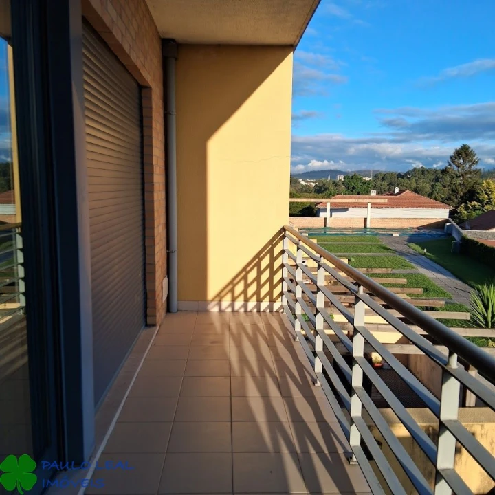 Moradia T4 para Venda em Milheiros Foto 1