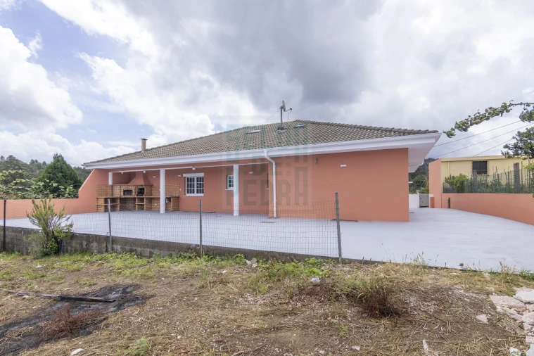 Moradia T3 para Venda em Canedo, Vale e Vila Maior Foto 9
