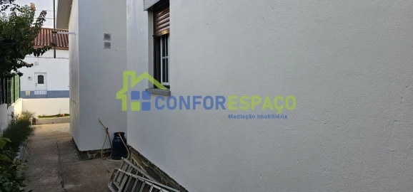 Moradia T3 para Arrendamento em Cebolais de Cima e Retaxo